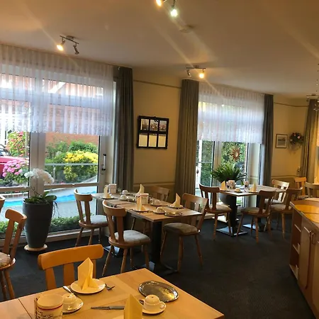 Garni Hotel-Pension Holum-3